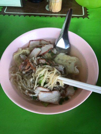 บะหมี่เกี๊ยวหมูแดง