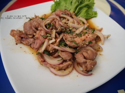 น้ำตกน่องลาย