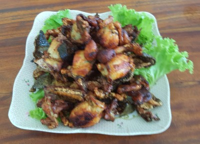 กบทอดกระเทียมพริกไทย