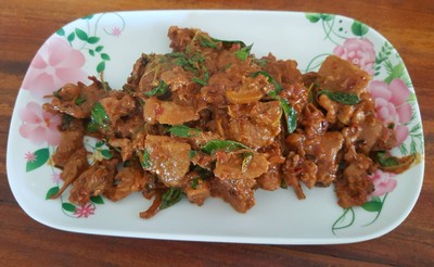 หมูป่าผัดเผ็ด