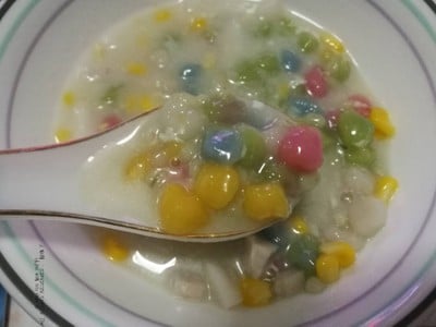 บัวลอยไข่หวานทรงเครื่อง