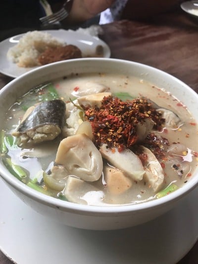 ร้านอาหารปลาเเม่นํ้า(เอกชัย131) -