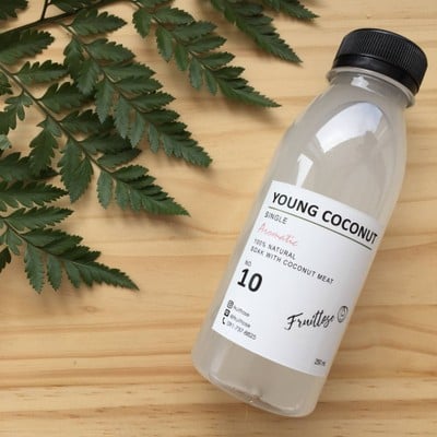 น้ำมะพร้าวน้ำหอมบ้านแพ้ว แช่ในเนื้อมะพร้าว 