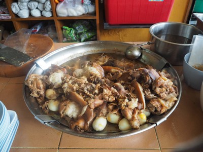 นกแลเตี๋ยวโขทัย ช้างคลาน