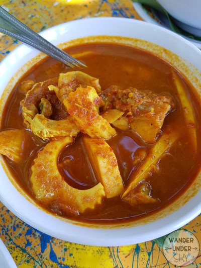 แกงส้มปลายอดมะพร้าว