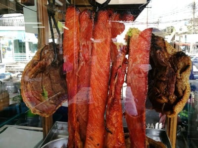 เมนูของร้าน สุณีข้าวหมูแดง ตลาดพลู