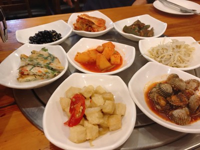 ผัก กิมจิ เต้าหู้ ถั่ว พิซซ่าเกาหลี