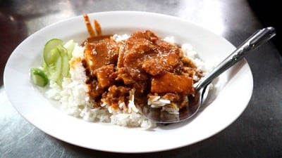 เมนูของร้าน สุณีข้าวหมูแดง ตลาดพลู -