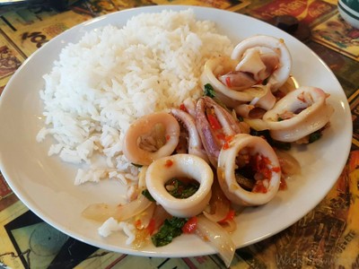 ราดผัดปลาหมึก