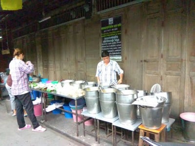 ขนมหวานเจ๊น้อย ตลาดสามชุก