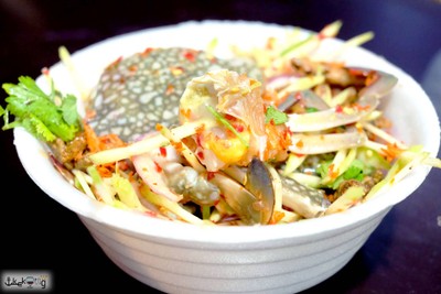 ยำมะม่วงกุ้งรวม หอยนางรม