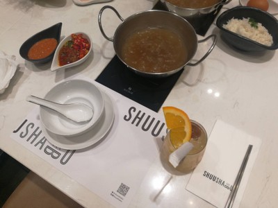 อาหาร หรือ เครื่องดื่ม