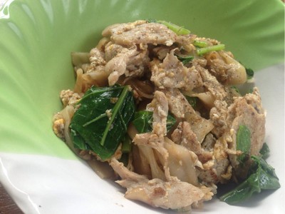 ผัดซีอิ๊วสันคอหมูหมัก