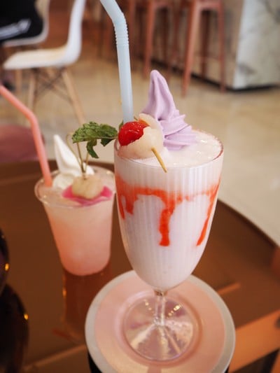 Frosé Yogurt Café