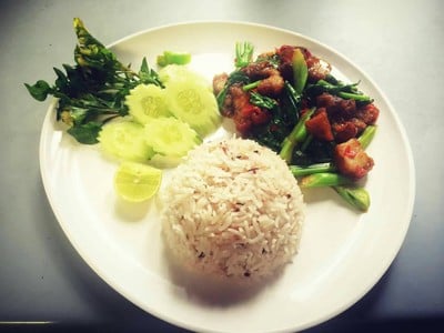 ไก่ย่างสวนแสงสว่างใกล้ปราสาทหินพนมรุ้ง ไก่ย่างสวนแสงสว่างใกล้ปราสาทหินพนมรุ้ง