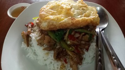 กะเพราเป็ดราดข้าว