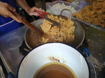 บรรยากาศ เกี๊ยวทอด นายอ้วน การคลัง