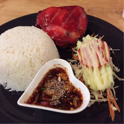 ข้าวไก่อบน้ำจิ้มแจ่ว