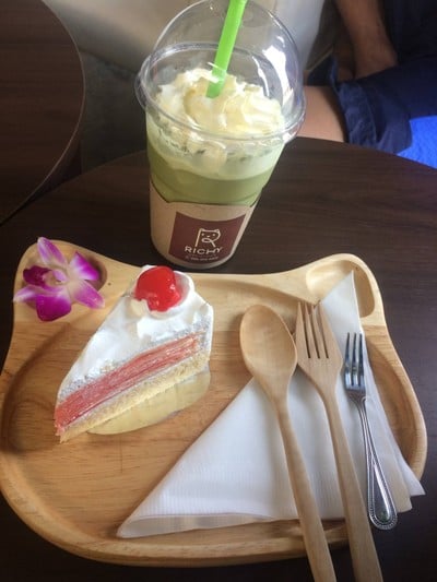 อาหาร หรือ เครื่องดื่ม