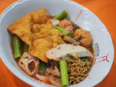 ก๋วยเตี๋ยวนายอ้วนเย็นตาโฟบะเต็งเสาชิงช้า สุขุมวิท 79