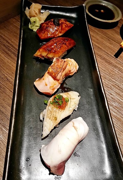 Aburi Sushi Set
