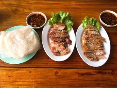 คอหมูย่าง