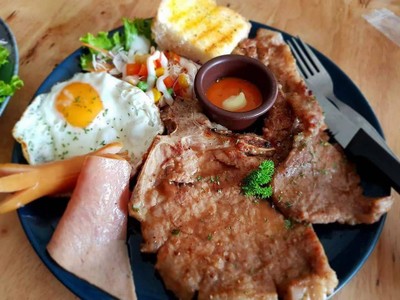 โกดังสเต็กเฮาส์ (Go-Dung Steakhouse) ประชาอุทิศ ทุ่งครุ โกดังสเต็กเฮาส์ (Go-Dung Steakhouse) ประชาอุทิศ ทุ่งครุ