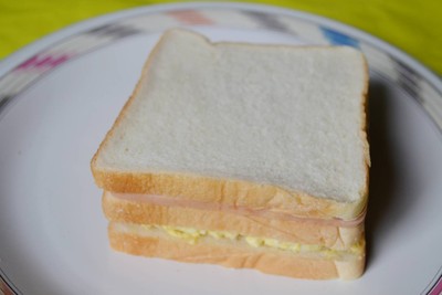 วิธีทำ แซนวิชแฮมไข่ วิธีทำ แซนวิชแฮมไข่