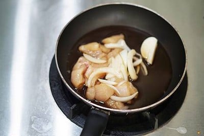 วิธีทำ โอยาโกะด้ง ข้าวหน้าอกไก่และไข่สไตล์ญี่ปุ่น