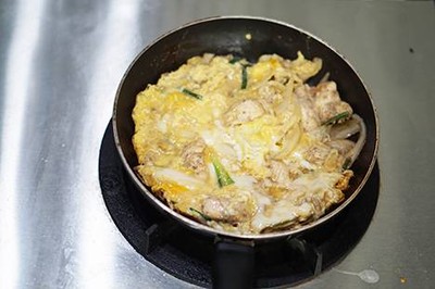 วิธีทำ โอยาโกะด้ง ข้าวหน้าอกไก่และไข่สไตล์ญี่ปุ่น