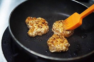 วิธีทำ อกไก่สับปรุงรสราดซอสสไตล์ญี่ปุ่น
