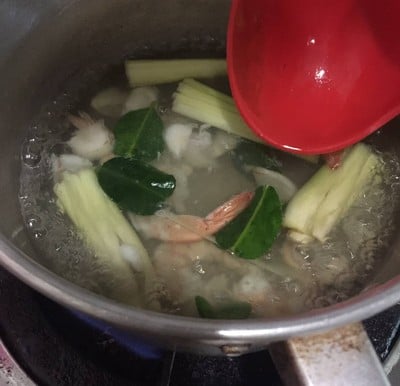วิธีทำ ต้มยำกุ้ง วิธีทำ ต้มยำกุ้ง