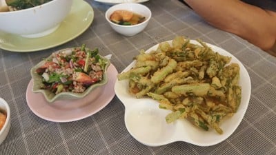 เมนูของร้าน หน้าไม้