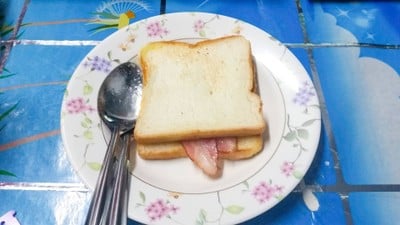 แซนวิชเบคอนชีสแบบอีซี่