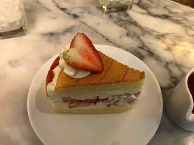 Mousses & Meringues (มูสแอนด์เมอแรงจ์) The Crystal Mousses & Meringues (มูสแอนด์เมอแรงจ์) The Crystal