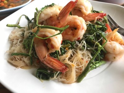 หมี่กระเฉดกุ้ง