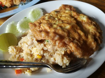 ข้าวผัดไก่ ไข่เจียวหมูสับ
