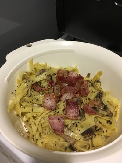 พาสต้า ผัดเห็ดและเบคอน พาสต้า ผัดเห็ดและเบคอน