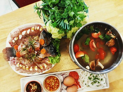 ใบบุญ อาหารเวียดนาม (ร้านย้ายไป ตรงข้ามไปรษณีย์บ้านทุ่ง) ใบบุญ อาหารเวียดนาม (ร้านย้ายไป ตรงข้ามไปรษณีย์บ้านทุ่ง)
