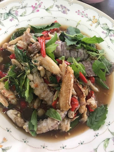 ผัดกระเพราปู+กั้ง