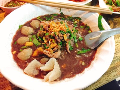 เล็กน้ำตกเนื้อ