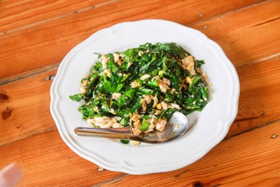 ใบเหลียงผัดไข่