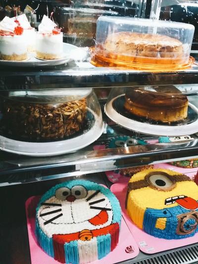 รับทำเค้กวันเกิด โฟโต้เค้ก ขนมจัดเลี้ยง เชิญ แวะดื่มกาแฟกับเค้กแสนอร่อยได้ค่ะ