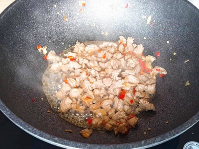 วิธีทำ ข้าวกะเพราเนื้อไข่ดาว เมนูนี้ไม่มีเบื่อ วิธีทำ ข้าวกะเพราเนื้อไข่ดาว เมนูนี้ไม่มีเบื่อ