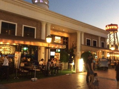 Brick Bistro Restaurant and Bar เอเชียทีค เดอะ ริเวอร์ ฟร้อนท์