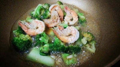 วิธีทำ บล็อกผัดกุ้ง วิธีทำ บล็อกผัดกุ้ง