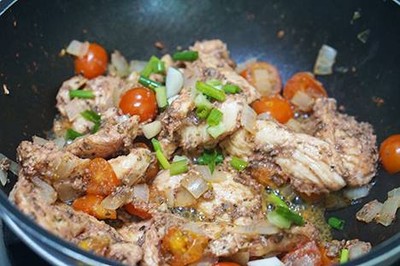 วิธีทำ หน้าใสอมชมพูไปกับอกไก่ผัดมะเขือเทศ วิธีทำ หน้าใสอมชมพูไปกับอกไก่ผัดมะเขือเทศ