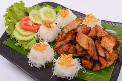 เมนูของร้าน พี่หยอง แหนมเนือง ถนนพหลโยธิน
