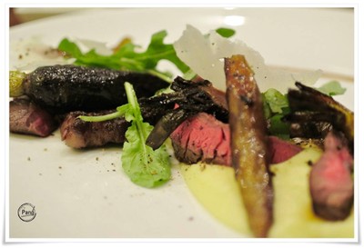 Charcoal wagyu rump , seasonal vegetable and arugula