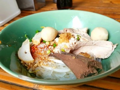เล็กแห้งต้มยำ (30฿)